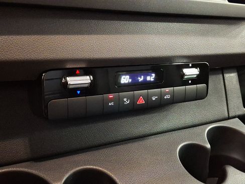 Used 2025 Mercedes-Benz Sprinter 2500 image 13