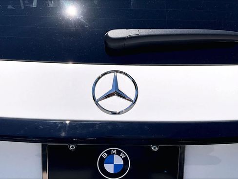 Used 2023 Mercedes-Benz GLC 300 4MATIC image 9