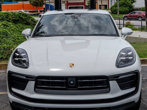 Used 2024 Porsche Macan AWD/4WD image 2