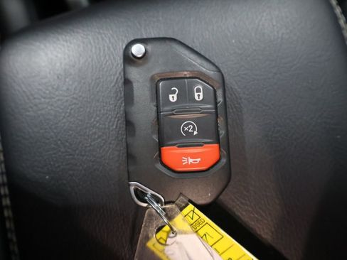 Used 2021 Jeep Wrangler Unlimited Sahara w/ Cold Weather Group image 26