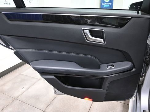 Used 2016 Mercedes-Benz E 350 4MATIC Sedan image 12