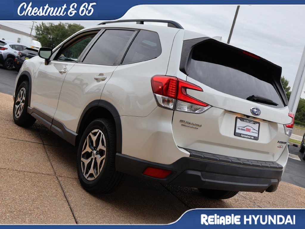 Used 2019 Subaru Forester Premium AWD/4WD image 4