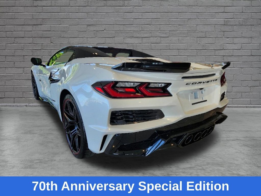 Used 2023 Chevrolet Corvette Z06 RWD image 6