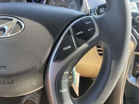 Used 2013 Hyundai Elantra GLS w/ Preferred Pkg FWD image 14