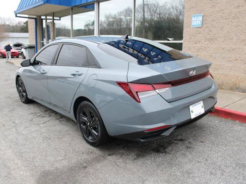 Used 2021 Hyundai Elantra SEL image 5