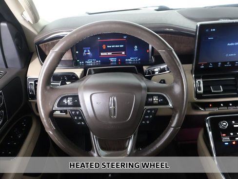 Used 2022 Lincoln Navigator Reserve AWD/4WD image 12