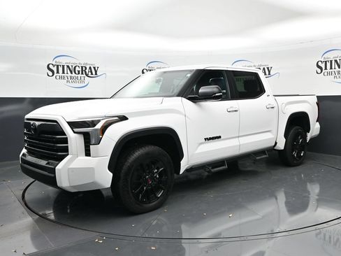 Used 2025 Toyota Tundra SR5 w/ SR5 Premium Package AWD/4WD image 3