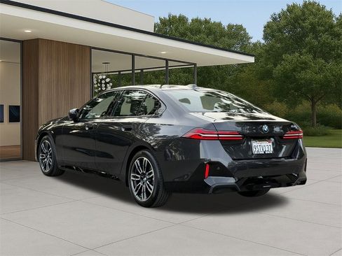 Used 2025 BMW 530i w/ M Sport Package image 10