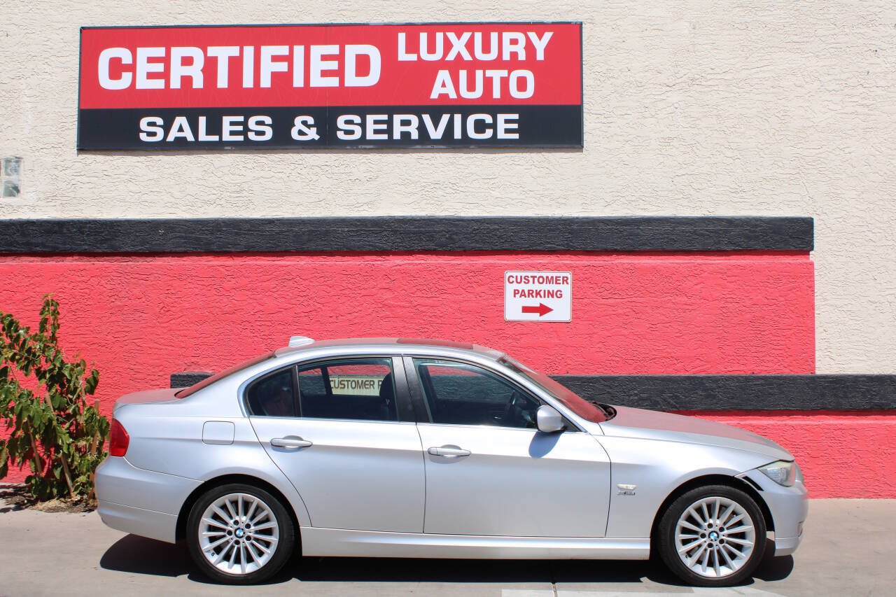 Used 2011 BMW 335i xDrive Sedan AWD/4WD image 1
