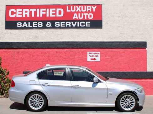 Used 2011 BMW 335i xDrive Sedan AWD/4WD image 1