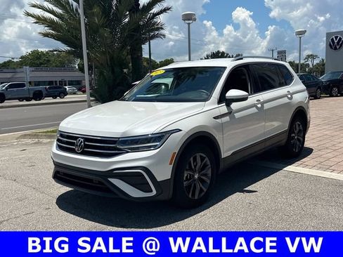 Certified 2023 Volkswagen Tiguan SE FWD image 3