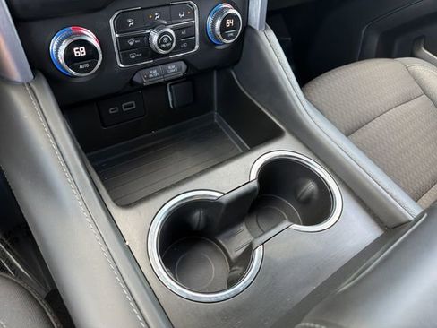 Used 2023 GMC Yukon SLE AWD/4WD image 23