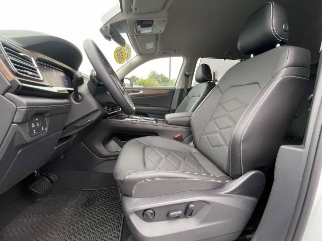 Certified 2026 Volkswagen Atlas SE FWD image 19
