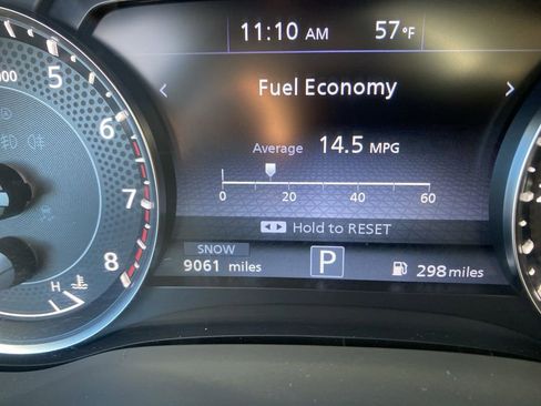 Used 2024 Nissan Armada SL w/ Captain's Chairs Package image 20