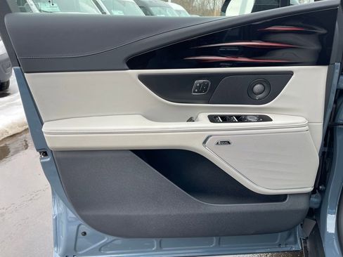 New 2026 Lincoln Nautilus Reserve image 13