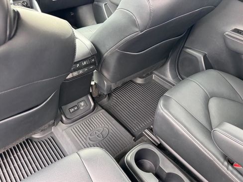 Certified 2026 Toyota Highlander Platinum AWD/4WD image 15