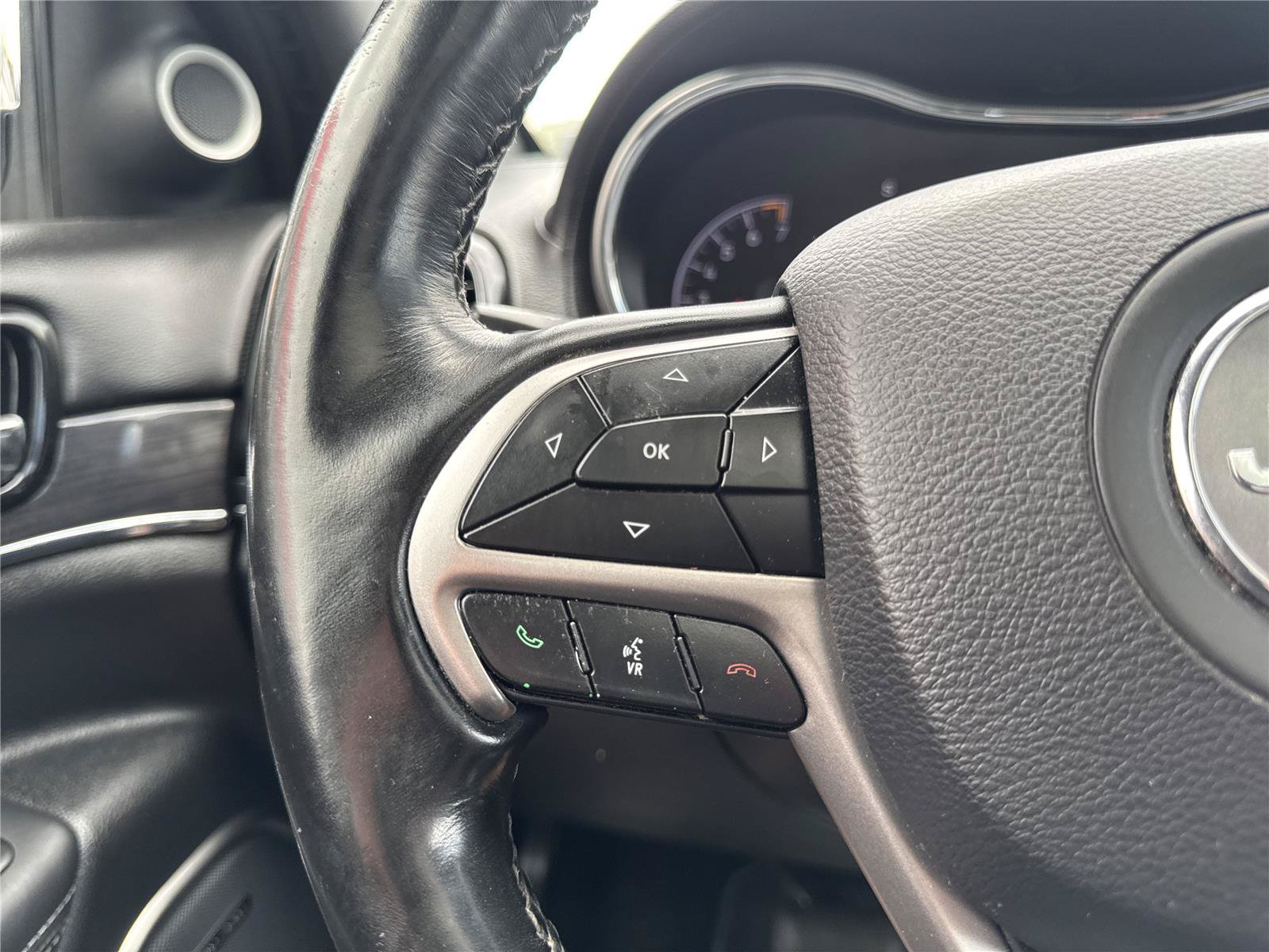 Used 2020 Jeep Grand Cherokee Overland AWD/4WD image 20