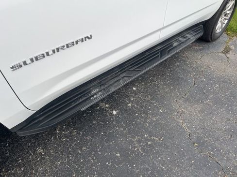 Used 2024 Chevrolet Suburban LT AWD/4WD image 6