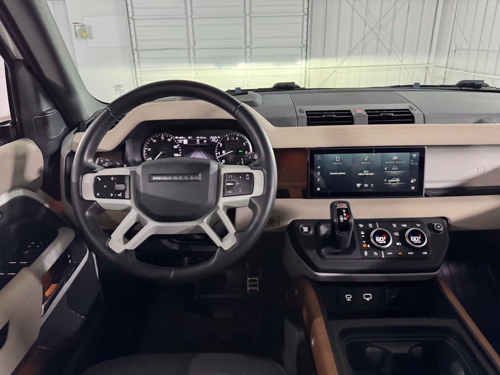 Used 2023 Land Rover Defender 110 X-Dynamic SE AWD/4WD image 28