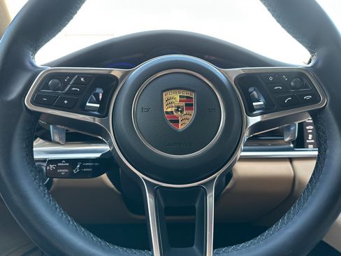 Used 2019 Porsche Panamera RWD image 34