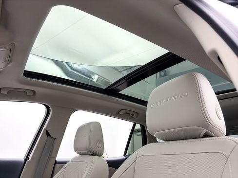 Used 2023 GMC Terrain Denali w/ Denali Premium Package image 3