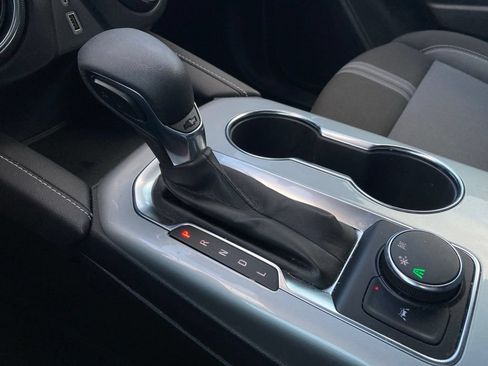 Used 2025 Chevrolet Blazer LT FWD image 26