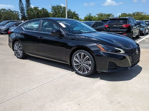 New 2026 Nissan Altima 2.5 SV w/ SV Premium Package FWD image 2