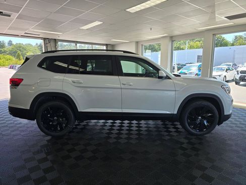 New 2026 Volkswagen Atlas SE AWD/4WD image 2