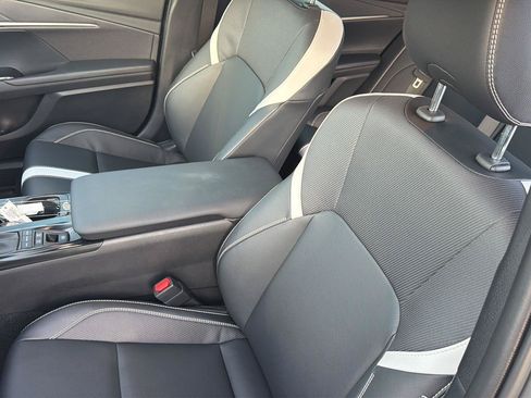 Used 2026 Toyota Camry SE w/ Convenience Package FWD image 28