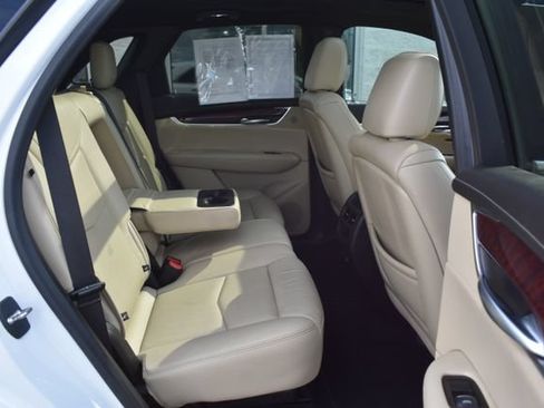 Used 2019 Cadillac XT5 Luxury FWD image 40