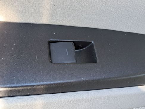 Used 2023 Toyota Camry LE image 28