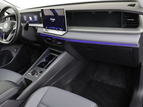 Used 2026 Volkswagen Tiguan SE w/ Panoramic Sunroof Package AWD/4WD image 20