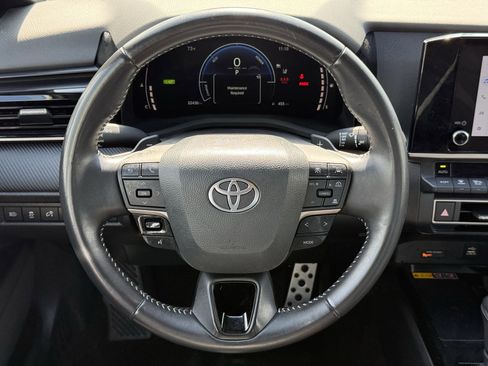 Used 2025 Toyota Camry SE image 16