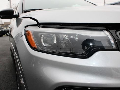 Used 2022 Jeep Compass High Altitude AWD/4WD image 9