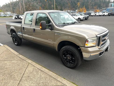 Used 2006 Ford F250 XLT image 4