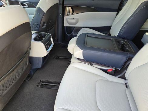 New 2026 Kia Carnival SX Prestige image 20