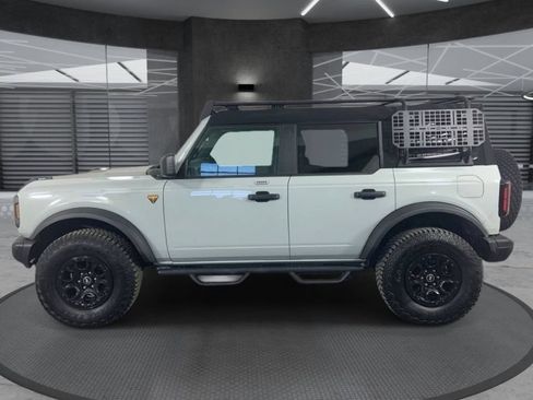 Used 2023 Ford Bronco Badlands w/ Sasquatch Package AWD/4WD image 8
