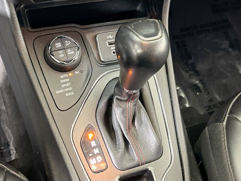 Used 2022 Jeep Cherokee Trailhawk w/ Sun, Sound & Nav Group image 17