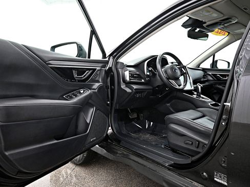 Used 2023 Subaru Outback Limited AWD/4WD image 3
