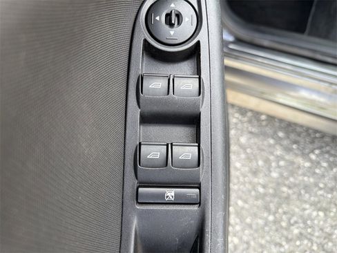 Used 2016 Ford Focus SE w/ SE Sport Package image 10