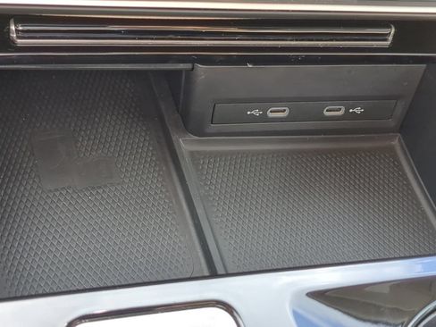 Certified 2024 Volkswagen Atlas SE FWD image 25