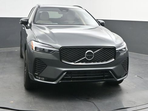 New 2026 Volvo XC60 B5 Core w/ Climate Package image 2