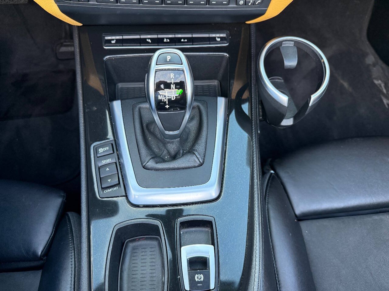 Used 2012 BMW Z4 sDrive28i w/ Exclusive Citrus Yellow Pkg RWD image 18