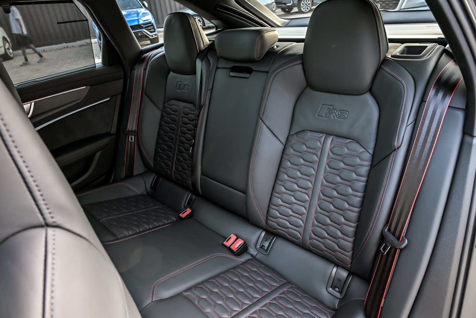 Used 2022 Audi RS 6 AWD/4WD image 32