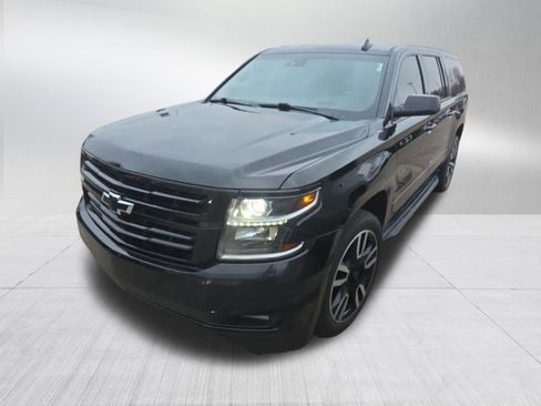 Used 2020 Chevrolet Suburban Premier image 2