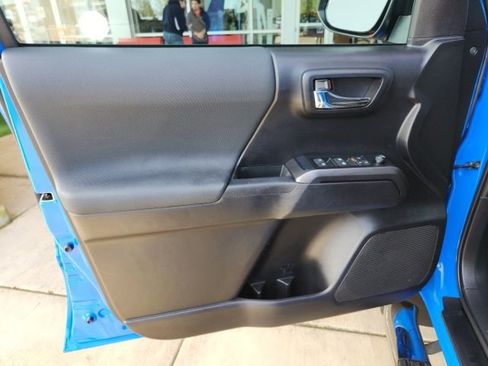 Certified 2021 Toyota Tacoma TRD Off-Road image 15