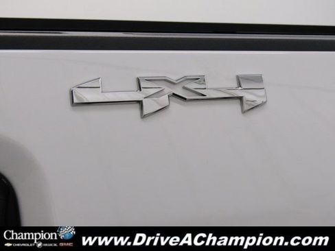 Used 2024 GMC Sierra 2500 Pro w/ Convenience Package image 4