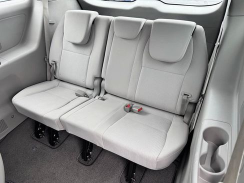 Used 2019 Kia Sedona L FWD image 30