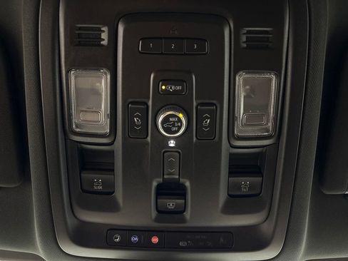 Used 2023 Chevrolet Tahoe High Country AWD/4WD image 26