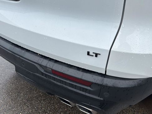 Used 2024 Chevrolet Traverse LT w/ Midnight/Sport Edition image 6